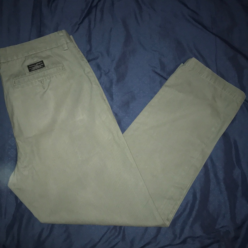 Banana Republic- Aiden fit chinos (slim-straight)